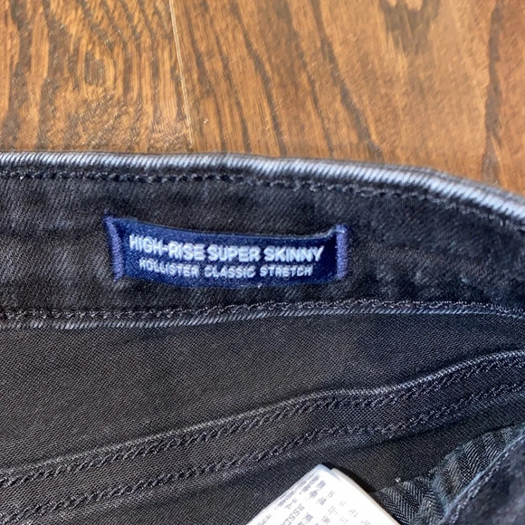 Hollister skinny jeans size 25/32 long - Picture 6 of 9